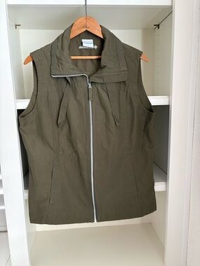 Columbia olive green full-zip hiking walking vest M